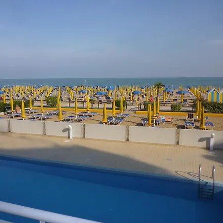 Ferienwohnung Semiramis Lido di Jesolo Exterior foto